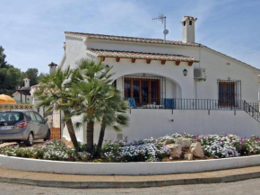 Casa clásica con piscina comunal, jardín y cerca de la playa en Moraira para 6 personas - HISP-216-212